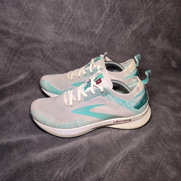 Brooks Levitate 4 Running Shoes Womens Sz 8.5 Athletic Sneakers Trainers Blue. - Picture 2 of 9
